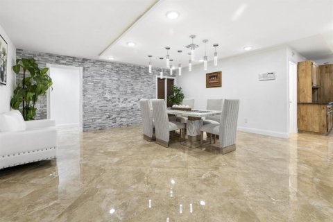 Casa en venta en St. Lucie, Florida, 4 dormitorios, 247.12 m2 № 2248526 - foto 24