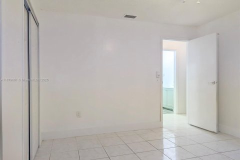 House in Pembroke Pines, Florida 4 bedrooms, 203.92 sq.m. № 1921141 - photo 7