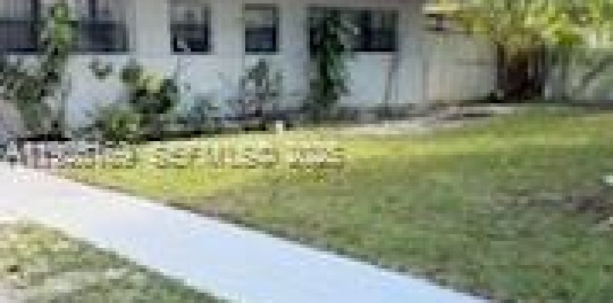 House in Miami Gardens, Florida 3 bedrooms, 101.73 sq.m. № 1984691