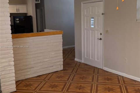 Villa ou maison à vendre à Miami Gardens, Floride: 3 chambres, 101.73 m2 № 1984691 - photo 14