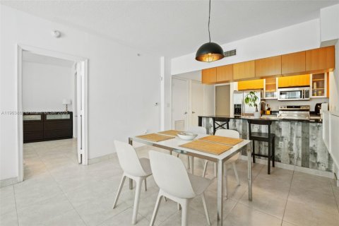 Condo in Miami, Florida, 1 bedroom  № 1957326 - photo 10