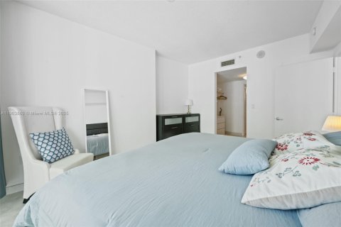 Condo in Miami, Florida, 1 bedroom  № 1957326 - photo 19