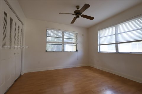 Купить кондоминиум в Майами, Флорида 3 спальни, 109.62м2, № 1969009 - фото 20