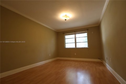 Купить кондоминиум в Майами, Флорида 3 спальни, 109.62м2, № 1969009 - фото 11