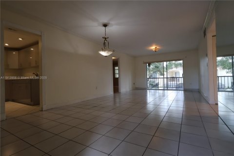 Купить кондоминиум в Майами, Флорида 3 спальни, 109.62м2, № 1969009 - фото 3