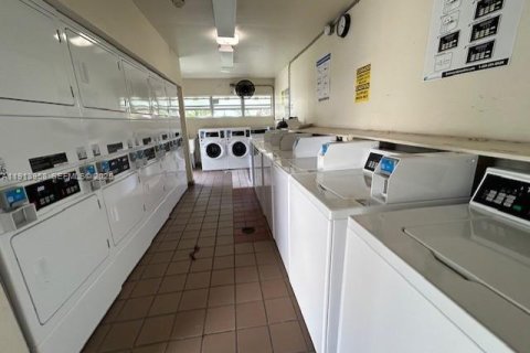 Copropriété à vendre à Miami, Floride: 3 chambres, 109.62 m2 № 1969009 - photo 26