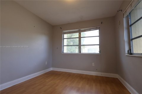 Купить кондоминиум в Майами, Флорида 3 спальни, 109.62м2, № 1969009 - фото 18