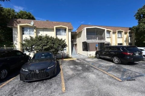 Copropriété à vendre à Miami, Floride: 3 chambres, 109.62 m2 № 1969009 - photo 1