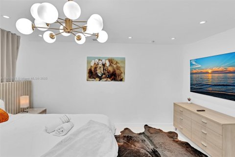 Villa ou maison à vendre à Hollywood, Floride: 3 chambres, 162.39 m2 № 1959357 - photo 17