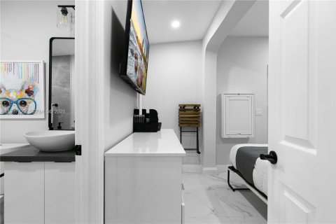 Immobilier commercial à vendre à Miami, Floride № 2029744 - photo 22