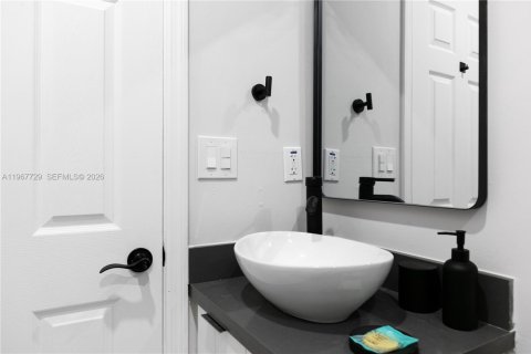 Immobilier commercial à vendre à Miami, Floride № 2029744 - photo 19