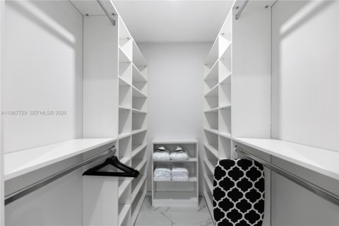 Immobilier commercial à vendre à Miami, Floride № 2029744 - photo 12