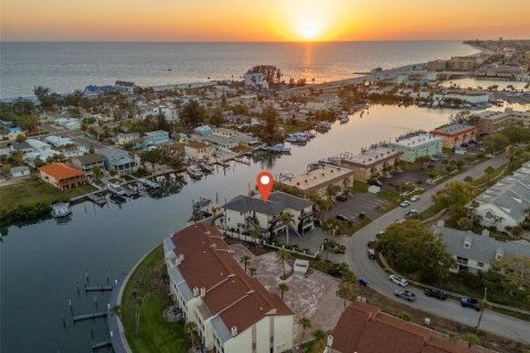 Commercial property in Treasure Island, Florida 596.8 sq.m. № 1784529 - photo 2