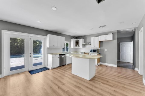 Villa ou maison à vendre à Cooper City, Floride: 4 chambres, 144.37 m2 № 2439183 - photo 5