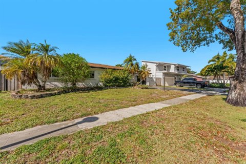 Villa ou maison à vendre à Cooper City, Floride: 4 chambres, 144.37 m2 № 2439183 - photo 30
