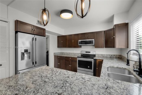 Touwnhouse à vendre à Port St. Lucie, Floride: 3 chambres, 144.09 m2 № 2033711 - photo 2