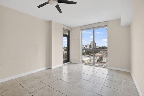 Condo in Hollywood, Florida, 3 bedrooms № 2253049 - photo 18