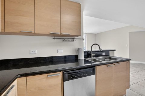 Condo in Hollywood, Florida, 3 bedrooms № 2253049 - photo 23