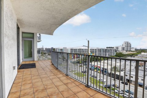 Condo in Hollywood, Florida, 3 bedrooms № 2253049 - photo 28
