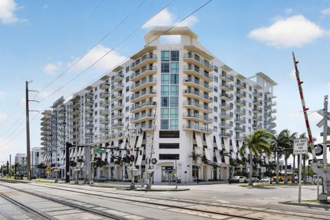 Condo in Hollywood, Florida, 3 bedrooms № 2253049 - photo 3