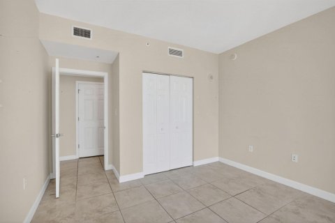 Condo in Hollywood, Florida, 3 bedrooms № 2253049 - photo 25