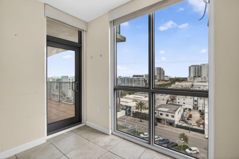 Condo in Hollywood, Florida, 3 bedrooms № 2253049 - photo 17