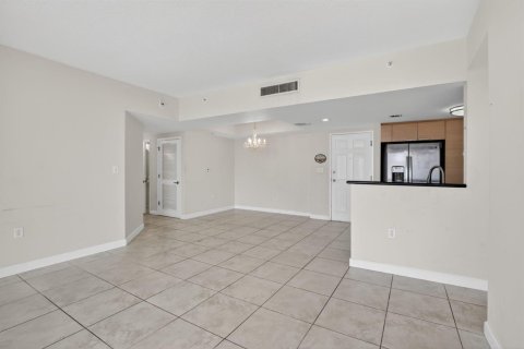 Condo in Hollywood, Florida, 3 bedrooms № 2253049 - photo 10
