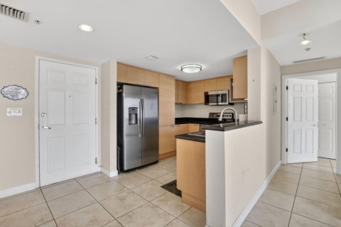 Condo in Hollywood, Florida, 3 bedrooms № 2253049 - photo 22