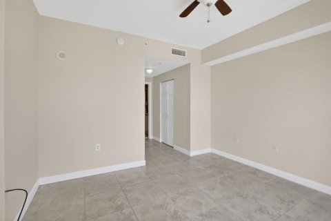 Condo in Hollywood, Florida, 3 bedrooms № 2253049 - photo 29
