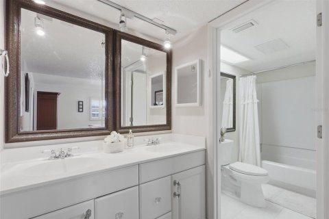 Condo in Wesley Chapel, Florida, 2 bedrooms  № 2122754 - photo 18