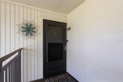 Condo in Wesley Chapel, Florida, 2 bedrooms  № 2122754 - photo 2