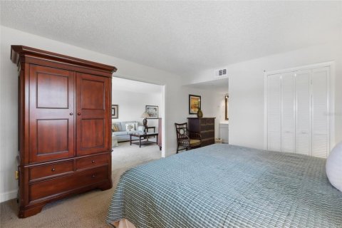 Condo in Wesley Chapel, Florida, 2 bedrooms  № 2122754 - photo 15