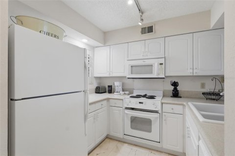 Condo in Wesley Chapel, Florida, 2 bedrooms  № 2122754 - photo 8