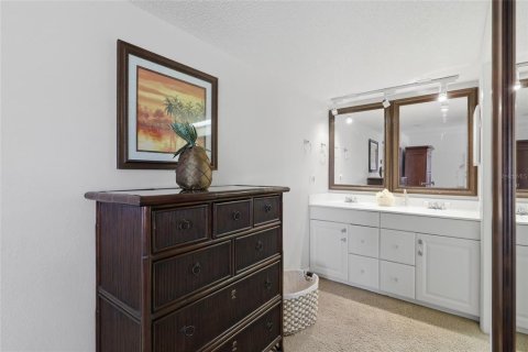 Condo in Wesley Chapel, Florida, 2 bedrooms  № 2122754 - photo 16