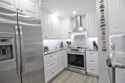 Condominio en alquiler en Sarasota, Florida, 2 dormitorios, 126.44 m2 № 2299016 - foto 19