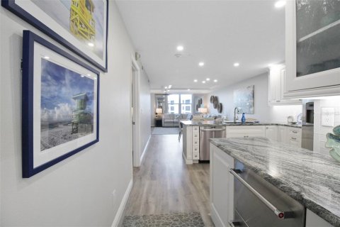 Condominio en alquiler en Sarasota, Florida, 2 dormitorios, 126.44 m2 № 2299016 - foto 16
