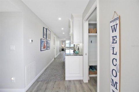 Condominio en alquiler en Sarasota, Florida, 2 dormitorios, 126.44 m2 № 2299016 - foto 2