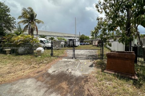 Land in Oakland Park, Florida № 1797078 - photo 3