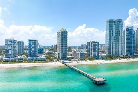 Condo in Sunny Isles Beach, Florida, 2 bedrooms  № 1896360 - photo 24