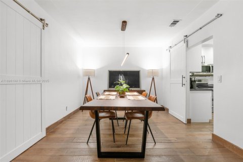 Снять в аренду виллу или дом в Майами-Бич, Флорида 3 спальни, 267м2, № 1948894 - фото 7