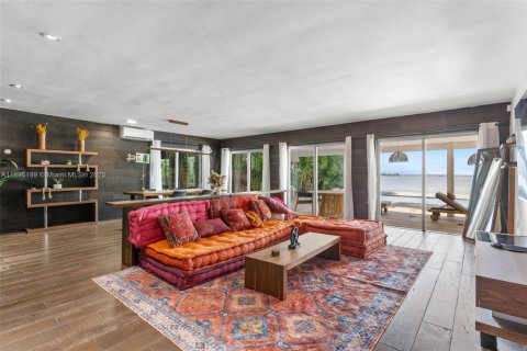 Снять в аренду виллу или дом в Майами-Бич, Флорида 3 спальни, 267м2, № 1948894 - фото 8