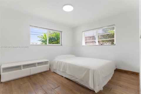 Снять в аренду виллу или дом в Майами-Бич, Флорида 3 спальни, 267м2, № 1948894 - фото 24