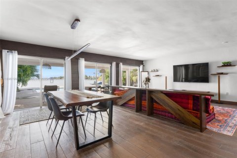 Снять в аренду виллу или дом в Майами-Бич, Флорида 3 спальни, 267м2, № 1948894 - фото 9