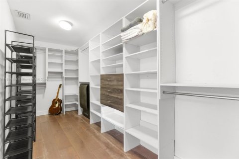 Снять в аренду виллу или дом в Майами-Бич, Флорида 3 спальни, 267м2, № 1948894 - фото 25