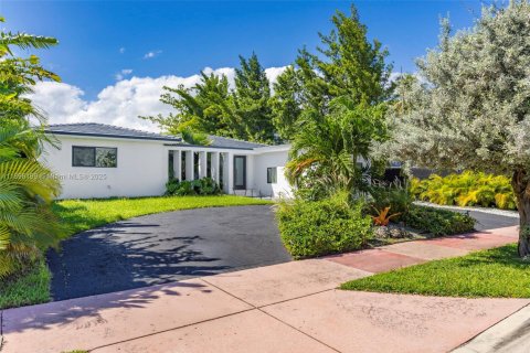 Снять в аренду виллу или дом в Майами-Бич, Флорида 3 спальни, 267м2, № 1948894 - фото 5