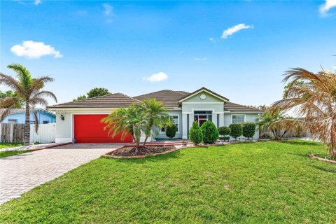 Villa ou maison à Port St. Lucie, Floride 4 chambres, 234.58 m2 № 2067529