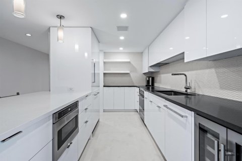 Condo in Palm Beach, Florida, 2 bedrooms  № 2246703 - photo 6