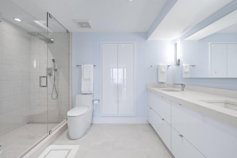 Condo in Palm Beach, Florida, 2 bedrooms  № 2246703 - photo 14