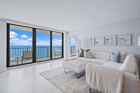 Condo in Palm Beach, Florida, 2 bedrooms  № 2246703 - photo 3