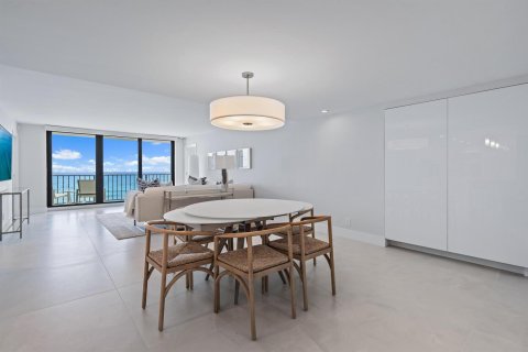 Condo in Palm Beach, Florida, 2 bedrooms  № 2246703 - photo 7